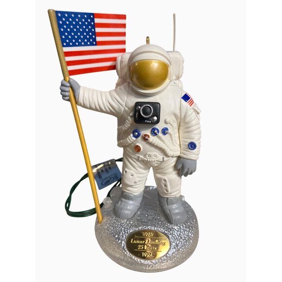 Hallmark 1994 Lunar Landing 25th Anniversary Astronaut Ornament With Light-Up Ba - Picture 3 of 16